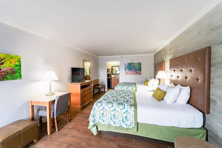 Room 6 of 47